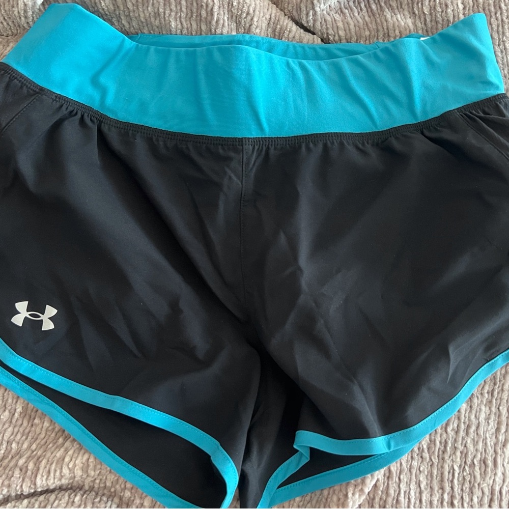 NEW Under Armour Women's heatgear running shorts